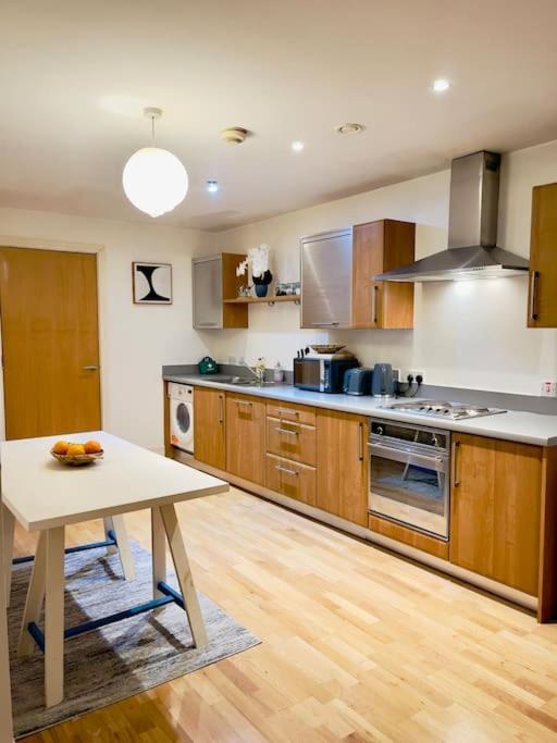 Beautiful Central Open Plan Living! Манчестер Экстерьер фото