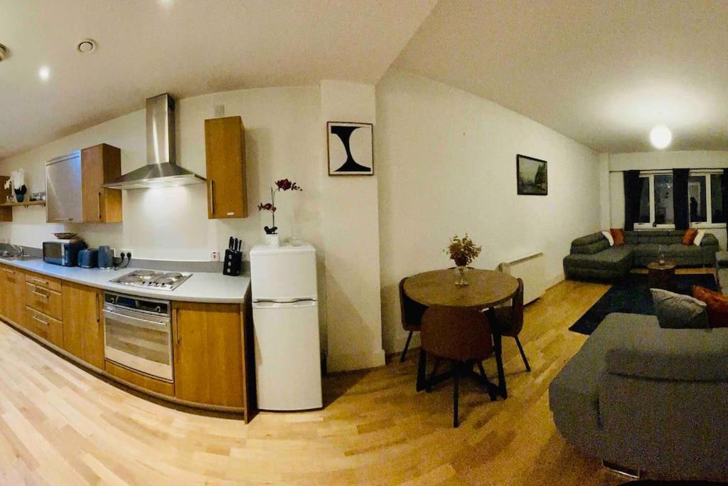 Beautiful Central Open Plan Living! Манчестер Экстерьер фото