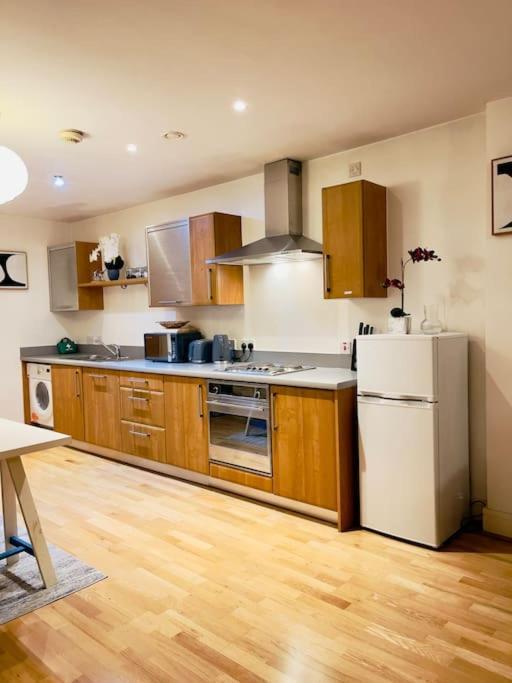 Beautiful Central Open Plan Living! Манчестер Экстерьер фото