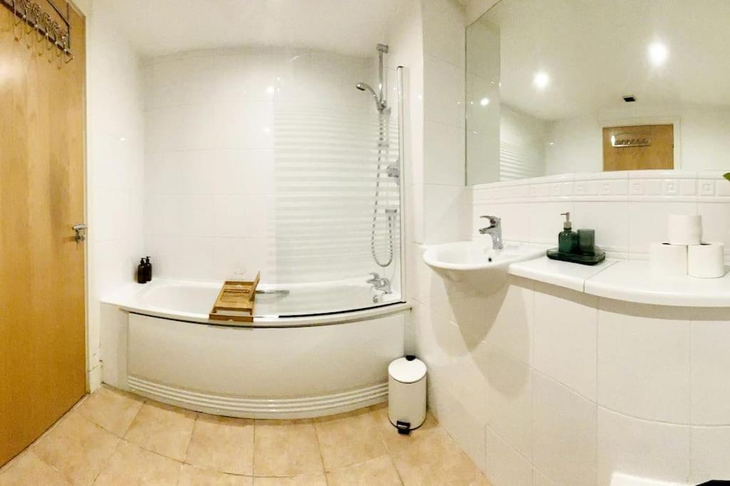 Beautiful Central Open Plan Living! Манчестер Экстерьер фото